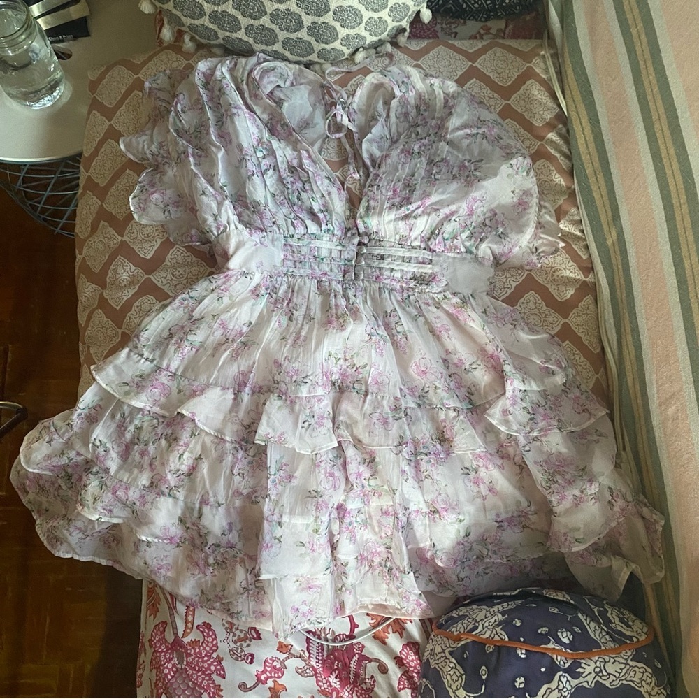 Vestique Cream Floral Dress size Medium NWOT